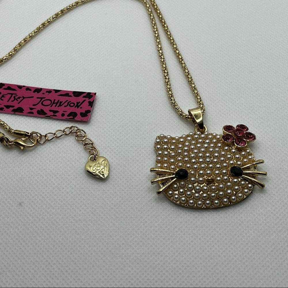 💔SOLD💔 NECKLACE! Betsey Johnson Hello Kitty Pearl Pendant BNWT - Picture 7 of 8